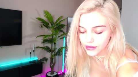 Snapshot of joybunny chatting on 02/05/25, 09:15 joybunny online show from 02/05/25, 09:15