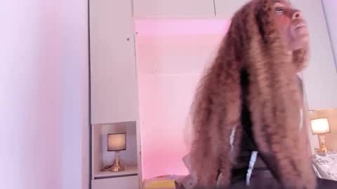 Snapshot of joyceblake chatting on 02/04/26, 08:14 joyceblake online show from 02/04/26, 08:14