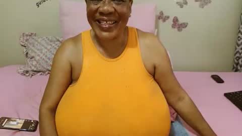 Snapshot of joycemando chatting on 02/15/25, 03:28 DairyQueen online show from 02/15/25, 03:28