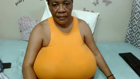 Snapshot of joycemando chatting on 03/03/25, 04:03 DairyQueen online show from 03/03/25, 04:03