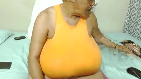 Snapshot of joycemando chatting on 03/03/25, 08:43 DairyQueen online show from 03/03/25, 08:43