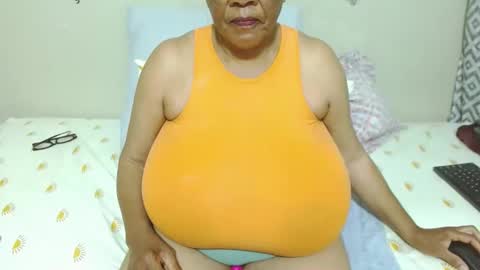 Snapshot of joycemando chatting on 09/23/25, 08:56 DairyQueen online show from 09/23/25, 08:56