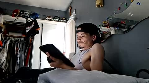 Snapshot of jpizzy23 chatting on 09/13/25, 12:32 dLowfrk online show from 09/13/25, 12:32