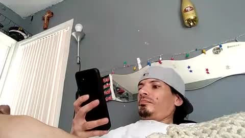 Snapshot of jpizzy23 chatting on 10/01/25, 08:37 dLowfrk online show from 10/01/25, 08:37