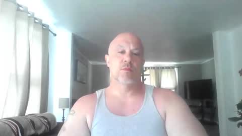 Snapshot of jr1871 chatting on 05/19/26, 05:41 jr1871 online show from 05/19/26, 05:41