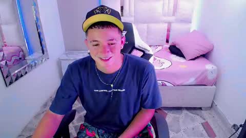 Snapshot of jr_nino_ chatting on 03/08/25, 04:06 N I N O online show from 03/08/25, 04:06