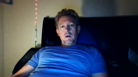 jr_rider6 online show from 11/15/25, 11:51