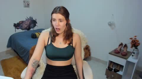 Snapshot of jrcami chatting on 02/10/25, 05:52 Camila Buitrago online show from 02/10/25, 05:52
