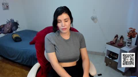 Snapshot of jrcami chatting on 02/25/25, 09:57 Camila Buitrago online show from 02/25/25, 09:57