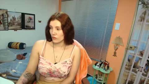 Snapshot of jrcami chatting on 10/11/25, 02:15 Camila Buitrago online show from 10/11/25, 02:15