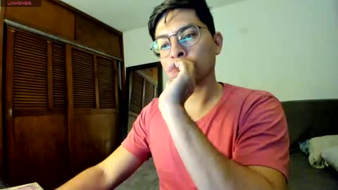 Snapshot of jriizh chatting on 06/08/26, 02:01 Cristian- tellme Criis online show from 06/08/26, 02:01