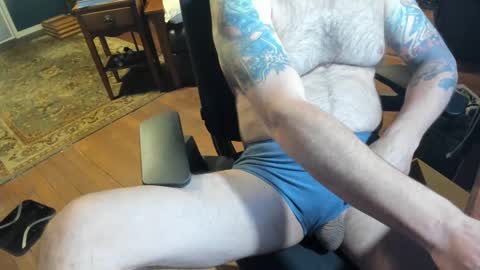 Snapshot of jsimon04 chatting on 12/23/24, 03:01 jsimon04 online show from 12/23/24, 03:01