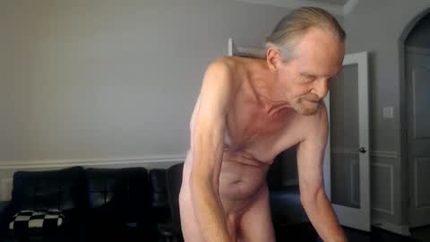 jtull52 online show from 09/26/25, 06:12