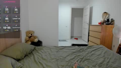 Julia and Julia online show from 02/04/25, 05:34