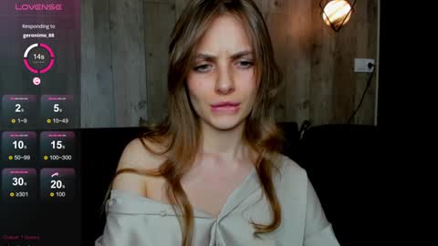 Julia and Julia online show from 02/07/25, 05:29