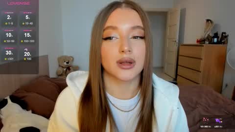 Julia and Julia online show from 02/18/25, 02:06