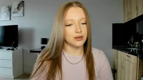 Julia and Julia online show from 06/04/26, 10:21