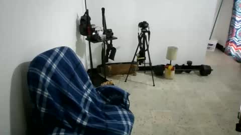 juan235665 online show from 04/19/26, 05:45