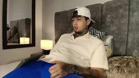 juan_alvarez18 online show from 01/07/26, 02:47