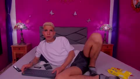 J U A N   L O V E R S online show from 12/10/24, 01:55