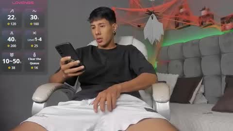 Snapshot of juan_zabala chatting on 10/15/25, 10:48 Juan online show from 10/15/25, 10:48