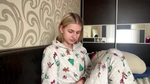 Lola online show from 04/23/26, 06:03