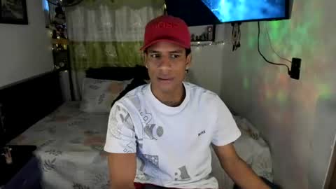 Snapshot of juanbigcock21cm chatting on 06/16/26, 01:03 juan jose online show from 06/16/26, 01:03