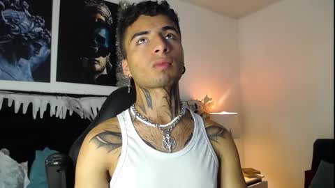 juancamilo66_ online show from 01/04/25, 02:03