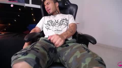 juancamilo66_ online show from 02/07/25, 06:02