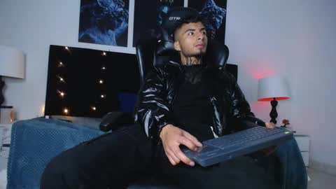 juancamilo66_ online show from 02/11/25, 10:39