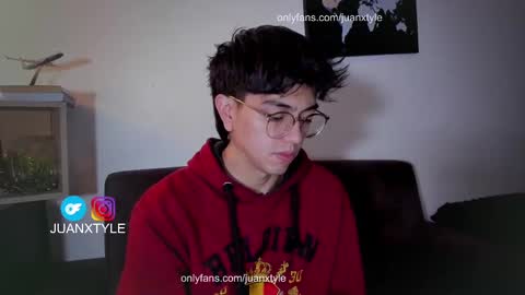 Snapshot of juancamroom chatting on 09/15/25, 01:27 . online show from 09/15/25, 01:27
