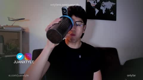 Snapshot of juancamroom chatting on 09/26/25, 03:38 . online show from 09/26/25, 03:38