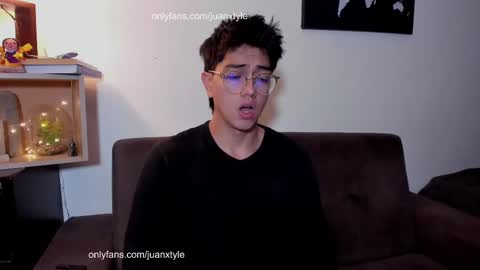 Snapshot of juancamroom chatting on 10/07/25, 07:33 . online show from 10/07/25, 07:33