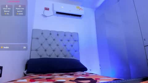 independent model online show from 10/22/25, 05:08