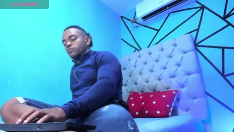 Snapshot of juande_24 chatting on 07/23/26, 03:43 independent model online show from 07/23/26, 03:43