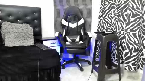 Juan Diego Uribe online show from 02/14/25, 11:42