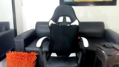 Juan Diego Uribe online show from 03/08/25, 02:19