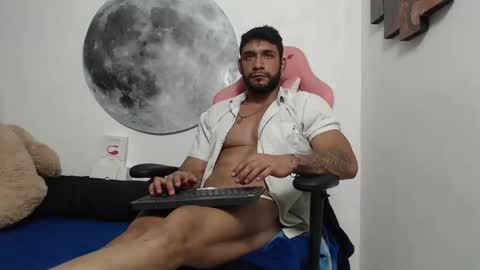 Snapshot of juanes_aristi chatting on 10/31/25, 06:58 Juanes online show from 10/31/25, 06:58