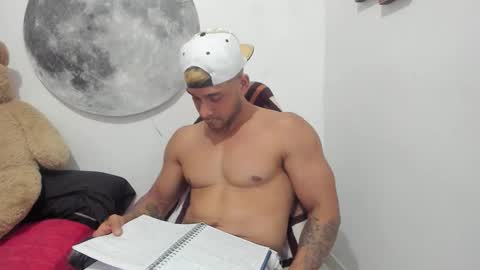 Snapshot of juanes_aristi chatting on 02/21/26, 08:54 Juanes online show from 02/21/26, 08:54