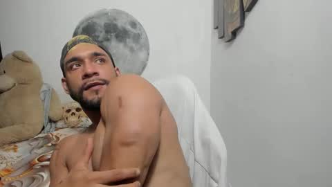 Snapshot of juanes_aristi chatting on 03/12/26, 05:19 Juanes online show from 03/12/26, 05:19