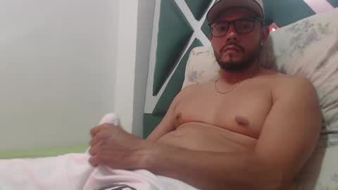 Snapshot of juanfe_style chatting on 11/08/25, 03:23 juanfe_style online show from 11/08/25, 03:23