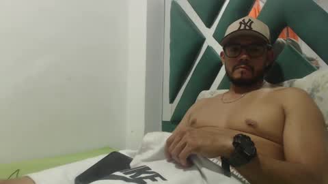 Snapshot of juanfe_style chatting on 11/12/25, 02:45 juanfe_style online show from 11/12/25, 02:45