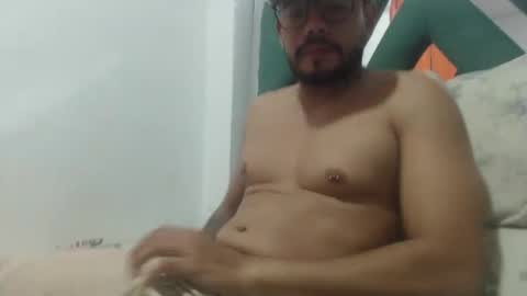 Snapshot of juanfe_style chatting on 11/16/25, 04:07 juanfe_style online show from 11/16/25, 04:07