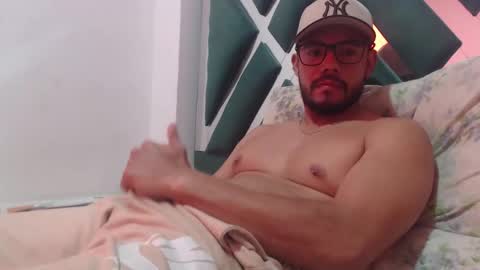 Snapshot of juanfe_style chatting on 11/16/25, 04:12 juanfe_style online show from 11/16/25, 04:12