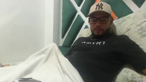 Snapshot of juanfe_style chatting on 11/20/25, 01:06 juanfe_style online show from 11/20/25, 01:06