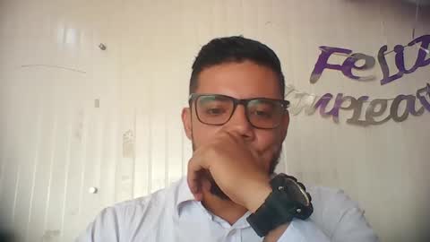 Snapshot of juanfe_style chatting on 12/04/25, 03:21 juanfe_style online show from 12/04/25, 03:21