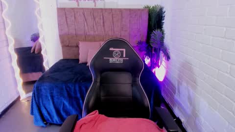 JUANITA online show from 10/04/25, 11:41