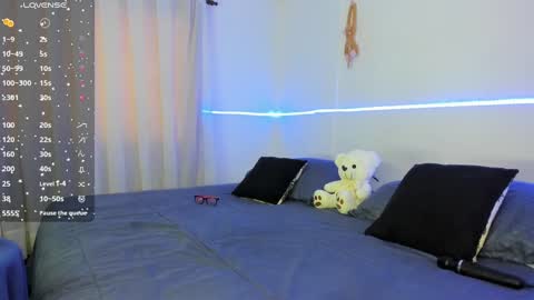 Blue online show from 02/07/25, 04:14