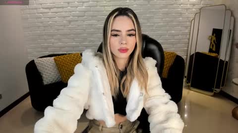 Snapshot of juanitaclay chatting on 02/24/25, 12:05 Juanita Clay online show from 02/24/25, 12:05
