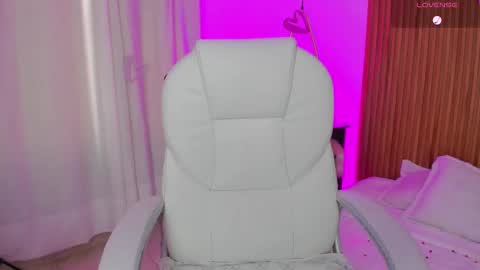 Snapshot of juanitadoll chatting on 02/17/25, 06:15 Juanita online show from 02/17/25, 06:15